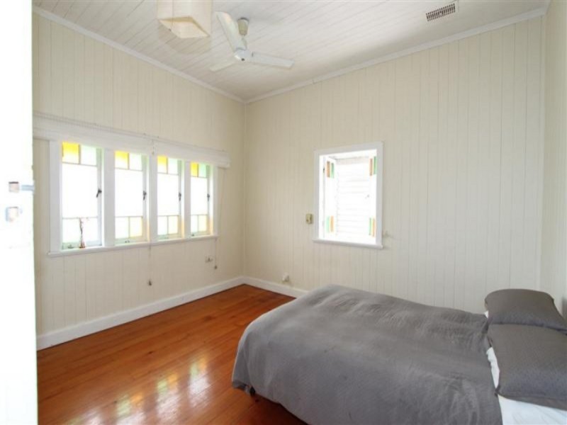 92 Ward Street, The Range QLD 4700